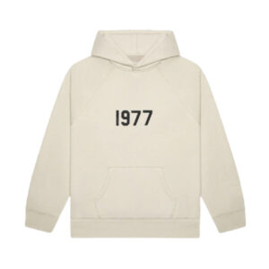 Der charakteristische 1977 Essentials Hoodie Strick