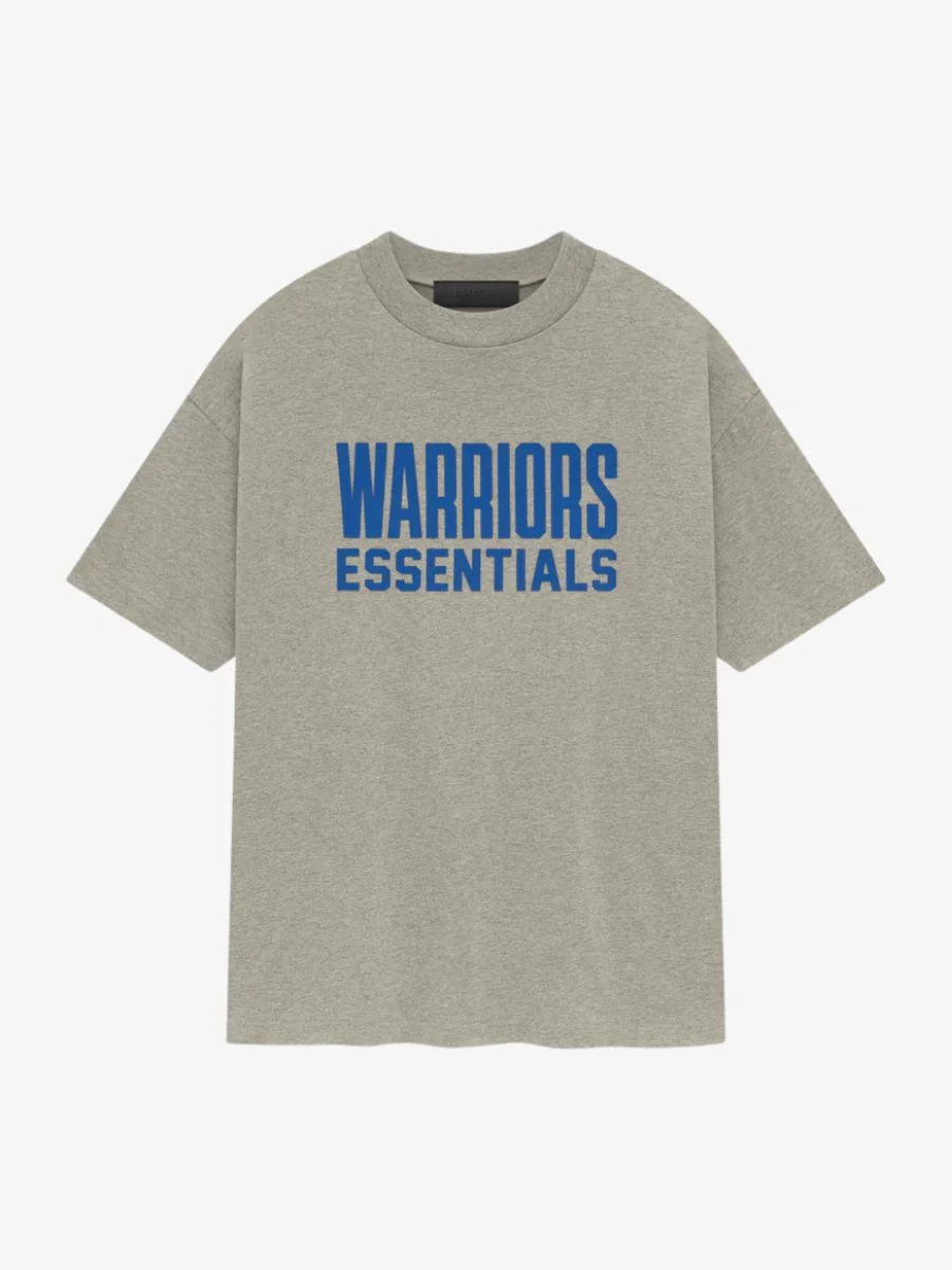 Essentials Warriors T-Shirt mit Logoärmel Essentials Warriors T-Shirt mit Logoärmel